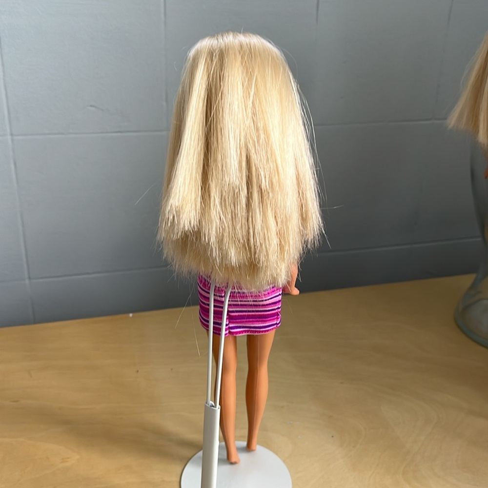 Y2K Riviera Barbie - Picture 3 of 3